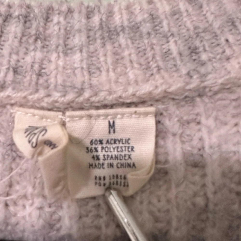 Sky and Sparrow Cropped Sweater - Picture 9 of 9